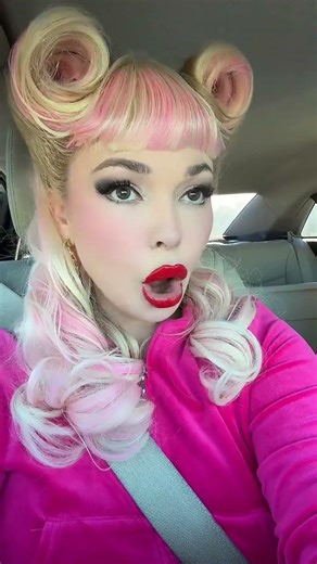 Retro Victory curls 💖 #pinkhair