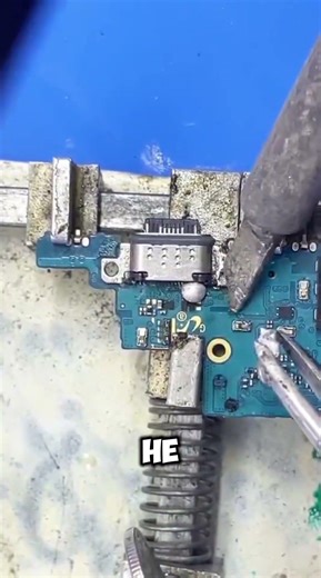 Меняю разъем без фена. #ремонтвдоме #smartphone #ремонт #repair #tablet #diy #топ #техника #pc #пк