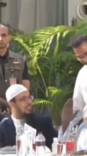 প্রধানমন্ত্রী তারেক রহমানের সাথে শায়খ আব্দুর রাজ্জাক বিন ইউসুফ