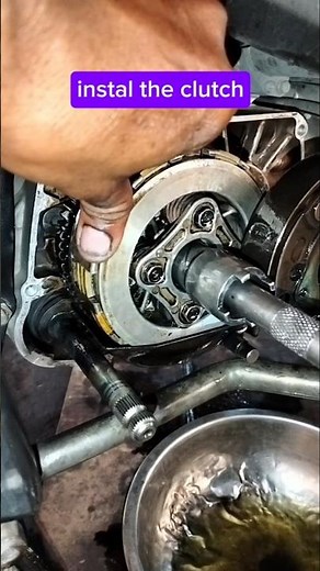 instal the clutch bolt #tutorial #automobile #turnip #smartphone #mechanic