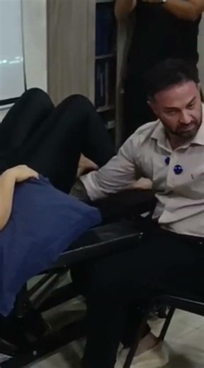 Lower back pain, dural tube with 6-hand therapy
