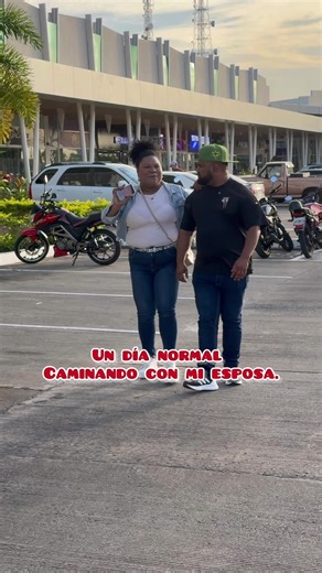 Analizador facial con inteligencia artificial * Permite evaluar la piel a capas más profundas, que con la simple vista * Evalúa poros, textura, manchas, colágeno, así como el envejecimiento * ⁠Indica protocolos de tratamientos idóneos para cada tipo de piel y rostro. * ⁠Evalúa el nivel de puntos negros, suciedad y células muertas que maneja tu rostro. 📍 ubicados en el centro comercial servimas detrás de Santa Gloria. #reel @Coral Medical Spa @yibisroblesf