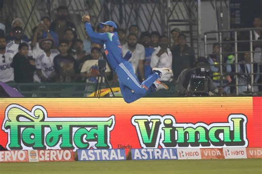 Superman Tilak defies gravity: Almost pulls off a blinder