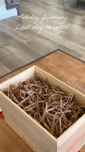 Olive & Cocoa on Instagram: "🎄✨ Holiday Giveaway: Last Day to Enter! ❄️🎁 We’re celebrating the magic of the season with a festive surprise! THREE lucky winners will receive our large Tastes for Everyone crate filled with irresistible treats and savory favorites. Here’s how to enter: 1️⃣ FOLLOW us @oliveandcocoa on Instagram 2️⃣ LIKE this post 3️⃣ COMMENT your favorite holiday emoji — one per comment! More comments = more chances to win! Bonus entries: 🎄 Share this post to your story 🎄 Tag yo