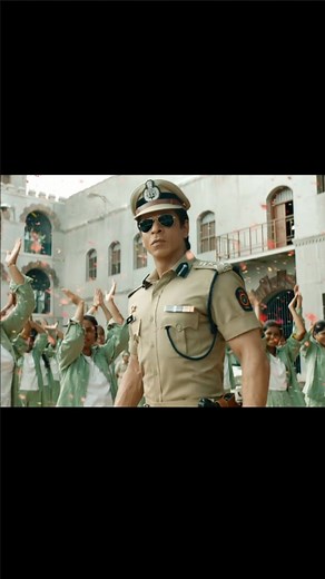 Viral Bhayani on Instagram: "Finally, after a long wait, #JawanTrailer is finally out! Brace yourselves as the #ShahRukhKhan's #Jawan is coming with a powerful cast, explosive action, and pure entertainment! Advance booking opens this Friday!"