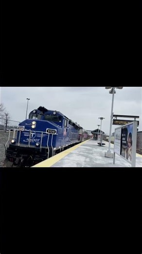 GP40MC #1136, the last mechanical bell on MBTA, departs Woburn/Anderson