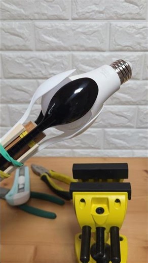 Tips for Replacing a Ceiling Light Bulb