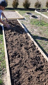 Tilling soil benefits compaction relief - breaks up compacted soil and weed control #gardentips #tilling #homegardening #garden | Kabsat