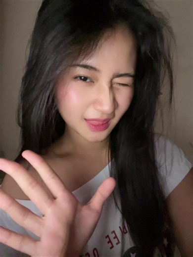 🙏🏻🧎🏻‍♀️‍➡️