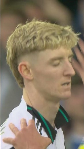 Jordan Pickford saves Anthony Gordon's penalty! #football #premierleague #pickford