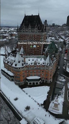 🎄 We just found your next Holiday vacation! ✨ Quebec City, Canada is one of the most beautiful
