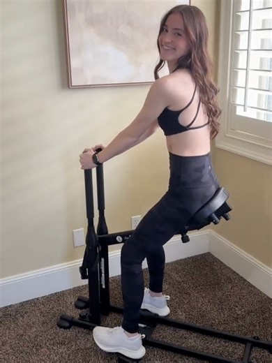 Looking for something that feels good on your body? The DB Method helps guide your movement so you can train with confidence, not discomfort. _________________ #DBMethod #fyp #fittok #exercise #homeworkout