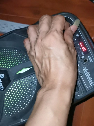 3 am y se prendió sola la bocina — ¿qué significa?