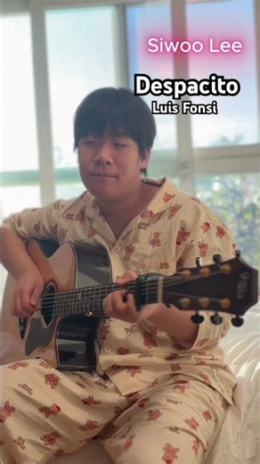 Despacito - Luis Fonsi (Fingerstyle Guitar Cover) 🎵🎸