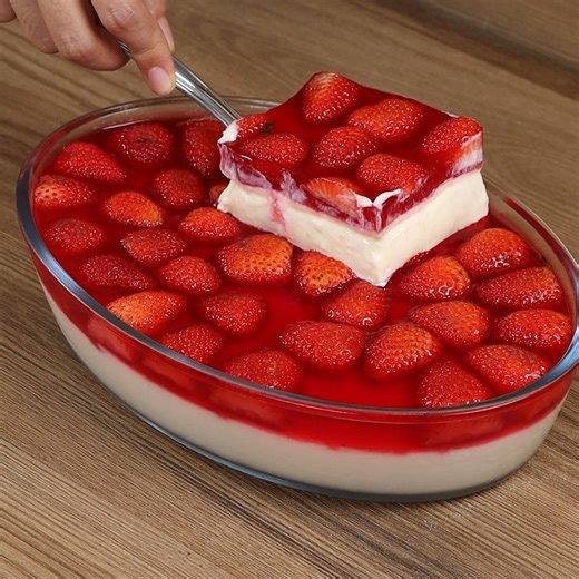 1.5M views · 9.5K reactions | The best strawberry dessert in the world | Divine Recipes | Facebook