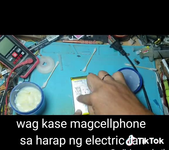 wag kase magcellphone sa harap ng electric fan #CellphoneRepair #follower #trending #fyp #viral