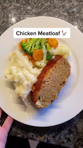 Delicious Chicken Meatloaf Recipe with Creamy Thyme Sauce