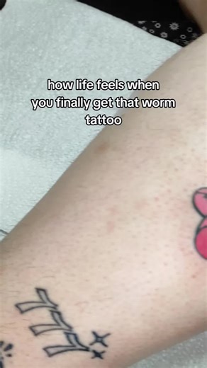 Worm Tattoos in The Sims: A Unique Artistic Journey