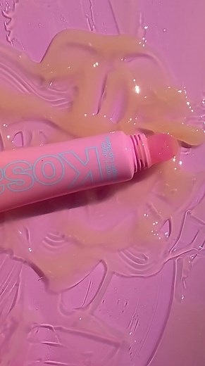 Meet Plump Juicy Lip Booster. Vegan, sting-free, smooth like butter 🫦🧈 Grab it TODAY #kosaslips #plumpandjuicy #liptreatment #softlips