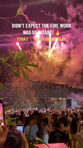 GILA! FIRE WORK NYA BISA NGIKUTIN LAGUNYA @Tyga 🔥 | 📍 @Atlas Beach Fest #bali #tyga #tygalive #atlasbeachclub