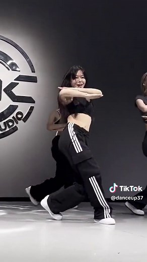 Dance Cover of 'Looking at Me' by Sabrina Carpenter