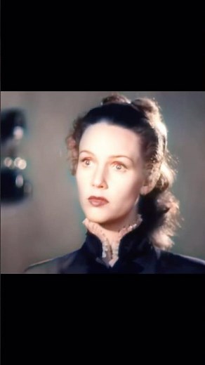 Lola pretends to meet the prisoner. #BarbaraBritton