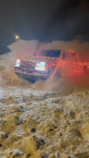 Mason Davis on Instagram: "Thing lives off rev limiter #duramax #chevy #dieseltrucks #reels #dodge #gmc #lbz #powerstroke"