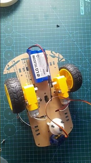 🚗🤖 DIY Obstacle Avoidance Robot | Arduino Project for Beginners 🔥 #Robotics #Arduino #TechShorts