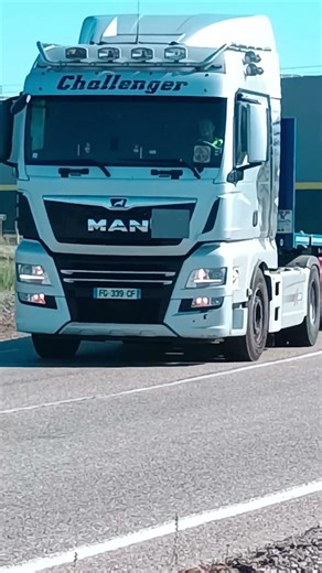 💥 Quelques camions sur les routes de Fos sur Mer port de port saint louis du Rhône 💥#camions #routes