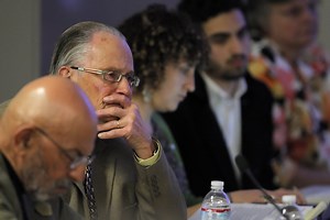 UC Berkeley police board reviews use of batons