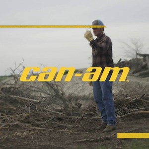 Fill it up and dump it out with the power tilt bed in the Defender PRO Limited. | Can-Am Off-Road