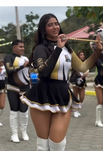 Anahi's Dance Routine with Her Boyfriend