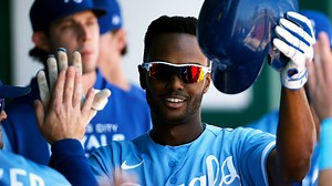 Twins acquire veteran OF Michael A. Taylor from Royals