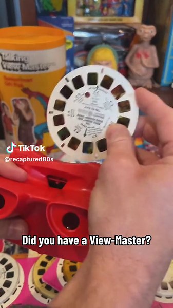 Did you have a View-Master when you were a kid? I had reels of my favorite TV shows, cartoons and movies and loved escaping into those 3-D images. How about you? . . #retro #flashback #nostalgic #takemeback #toys #viewmaster