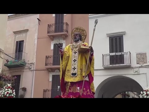 San Nicola, Bari si sveglia all’alba: fede, tradizione e pellegrini in festa