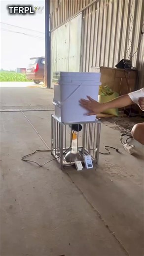 Mobile-Controlled Automatic Feeder for Racing Pigeons | Next-Gen Loft System #PigeonRacingUSA #UKPigeonFanciers #AutomaticFeeding #RacingPigeonLoft #SmartLoftSystem