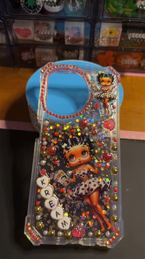 Crea tu propio estuche de teléfono de Betty Boop