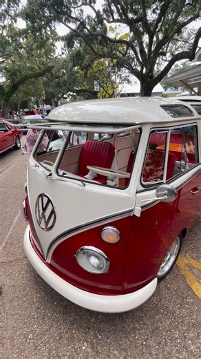 SWEET 21 WINDOW SAMBA BUS @ cruising the coast 2025 #vw #BUS #splitbus #cruisinthecoast #carshow #type181 | Phil Adam