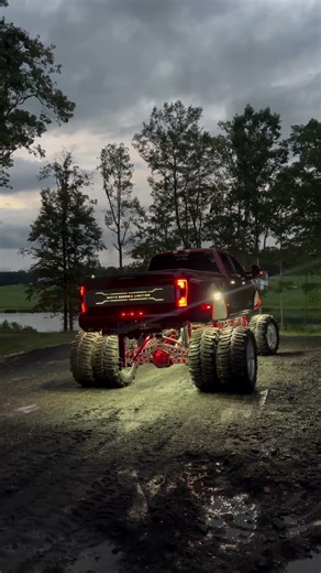 🔥 Ford F-350 Super Duty is Flexing on Amanio Offroad Forged Wheels. 🔥