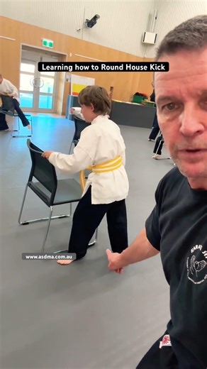 Learning how to Round House Kick