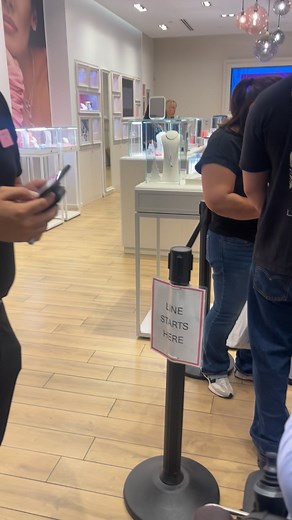 Ryann shops PANDORA: she wanted a bracelet and of course because of the obvious reason she couldn’t get one I tried to tell her that but Ryann being Ryann had to see for herself I love how resilient she is when she’s let down but she took it pretty good 😌 Pandora | Ryann Ryann