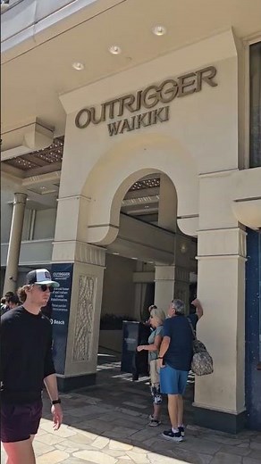 Outrigger Waikiki Beach Resort: Your Hawaiian Paradise Awaits (Walking)
