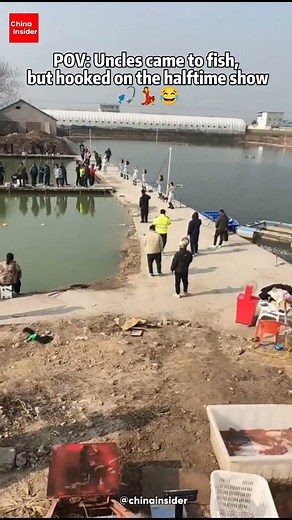 Some fishing ponds in China are changing up the game 🎣💃 These spots—usually quiet hangouts for middle-aged uncles to relax and fish—have started bringing in girl dance groups to perform by the water. Yup, fishing… with a live show on the side. It’s all part of a push to attract younger crowds and boost business. And honestly? It’s working. At least uncles are hooked 😂😂 . . . . . #china #ChinaInsider #chinatravel #fishing #fisher | China Insider
