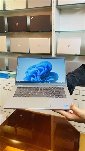 Ultraslim Dell Laptop with Core i5-11th Gen and Fast Charging