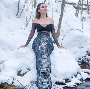 Girl makes DIY silicone mermaid tails | Transformazing