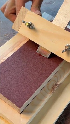 How to sharpen wood chisels to be as sharp as surgical knives. #woodworking #diy #diytools #wood