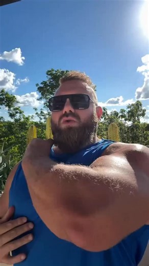 Sun-kissed but not kissed by you… The Biggest Muscle Bear 📲 Content Creator, Exclusive Content and Get to Know me Better. Link in bio #MuscleBear #GiantMuscleBear #GymMotivation #BeardAndMuscle #ThickFit #BearStrong #MassMonster #BodyPositiveMen #GayFitness #BearNation | Jack Stacked