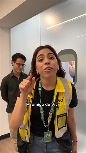 Viva on Instagram: "Ponle atención 🫵 Con el boleto más Flex-Sí-ble, puedes hacer todos los cambios que quieras a tu reservación desde la web o app ✈️ ✈️😂 #vuelo #viaje #viajeros #comedia"