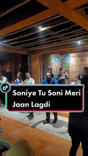 soniye tu soni meri jaan lagdi #soniye #soniyetusonimerijaanlagdi #jaanlagdi #hindisong #hindisongs #boolywood #hennanight #hennanight💃🥰 #hindipartysong #hindiparty #dilakorgopie #hindiindonesia #indiaindonesia🇮🇳🇮🇩 #indiaindonesia #indiaindonesiatiktok #indiaindonesia❤️