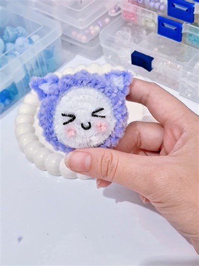 Cute Keychain Ideas made from Pipe Cleaners #cutekeychain #keychainideas #pipecleanerart #craft #easyforyou